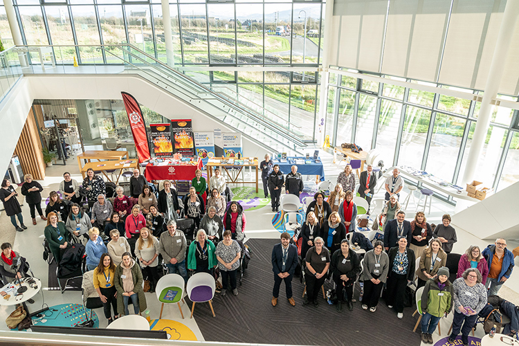 Cyngor Dementia Gyfeillgar cyntaf yng ngogledd Cymru. 